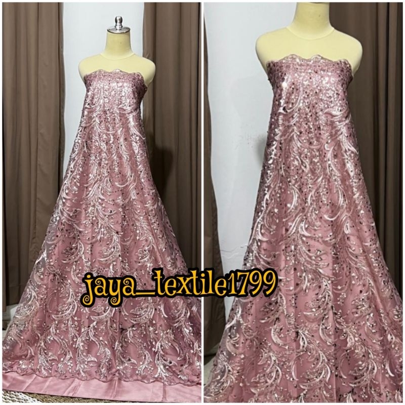 Tile Payet mutiara, Bahan kebaya Brokat swaroski payet