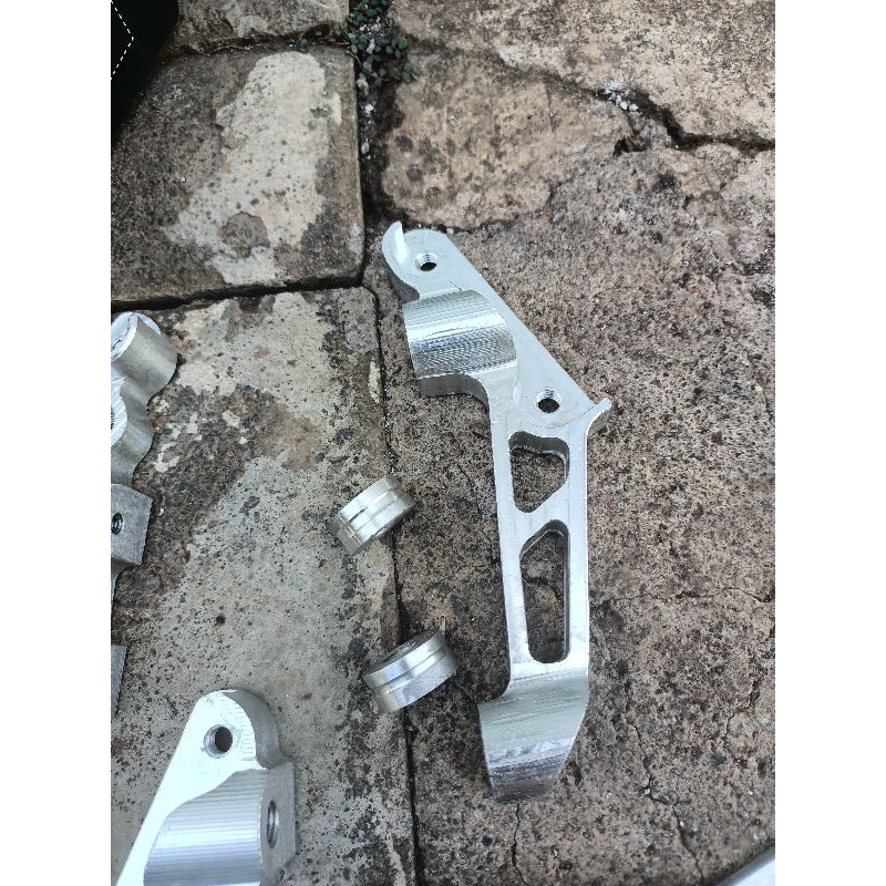 BREKET KALIPER KIDAL /KIRI TOKICO PITC 108 SET RING PNP SHOCK DEPAN NINJA INPORT