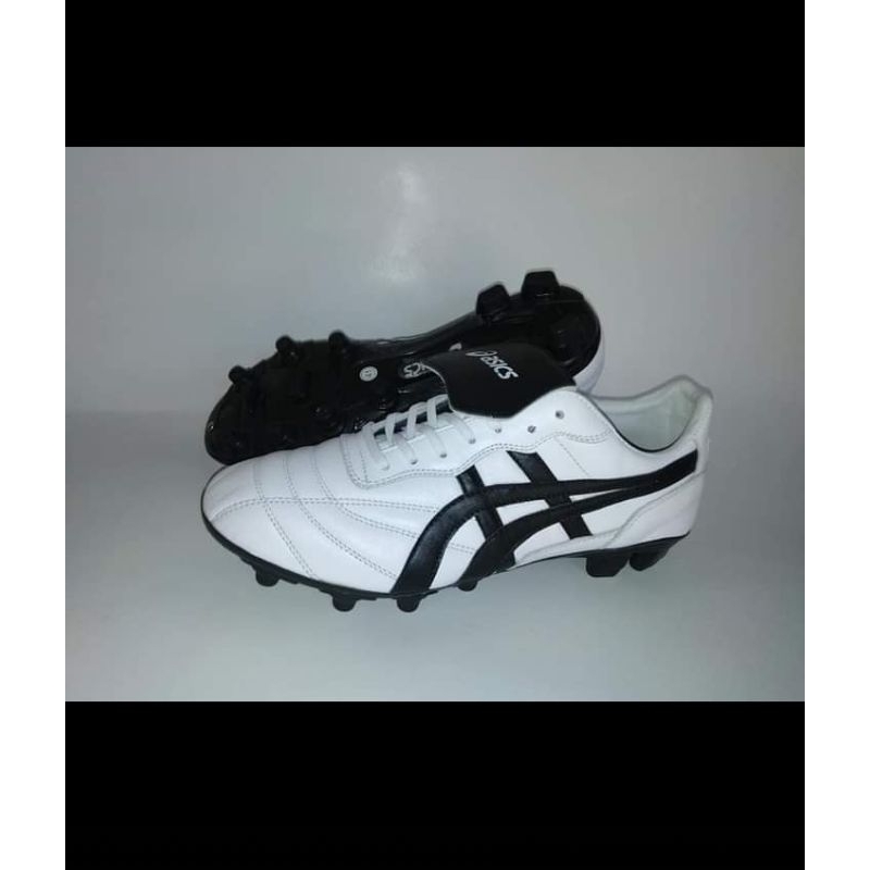 sepatu BOLA KULIT asics