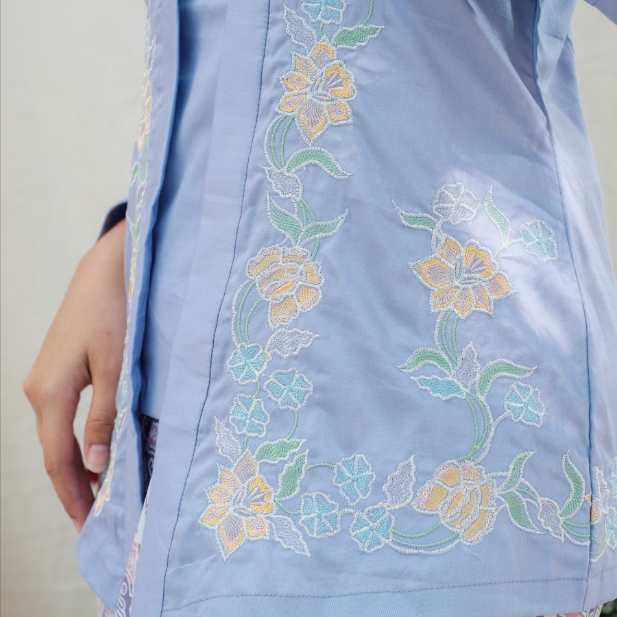 Kebaya Encim Bordir Lengan Panjang Meradelima Katun Jepang Lilac