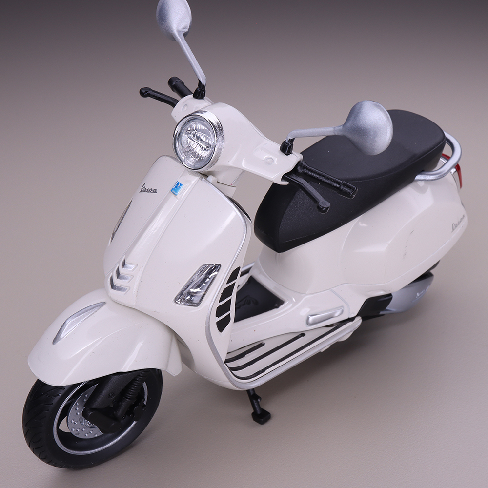 Miniatur Motor Welly 2020 Vespa GTS Super Diecast Skala 1:12 Mainan Koleksi