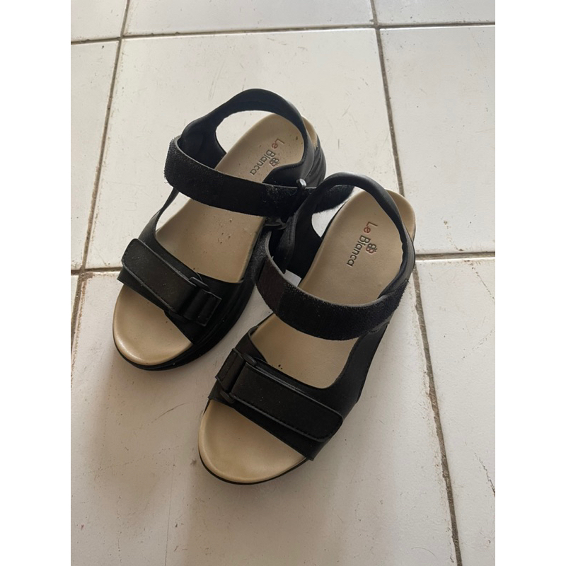 Preloved sandal