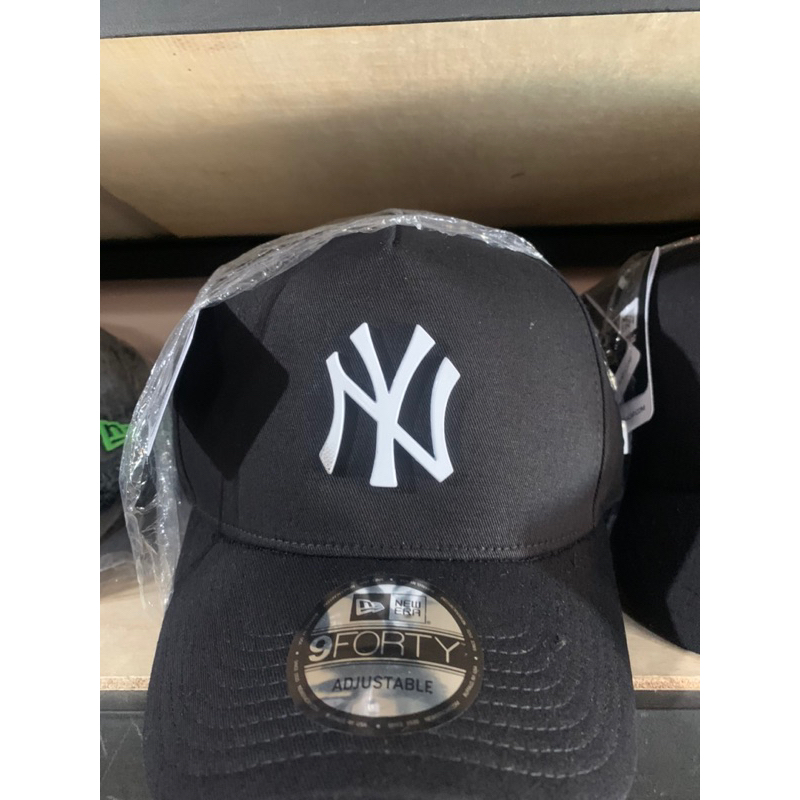 Topi NY Putih Logo Besi Premium New Era Cap