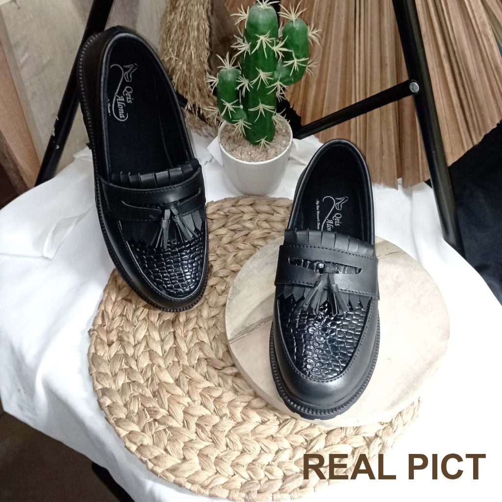 Sepatu Loafer Wanita Big Size Jumbo - Loafers Docmart Slip On Klasik Black Kulit - Ukuran Super Besar Gede