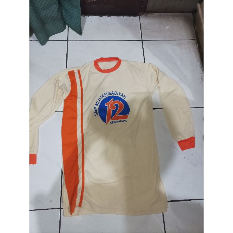 seragam olahraga SMA preloved