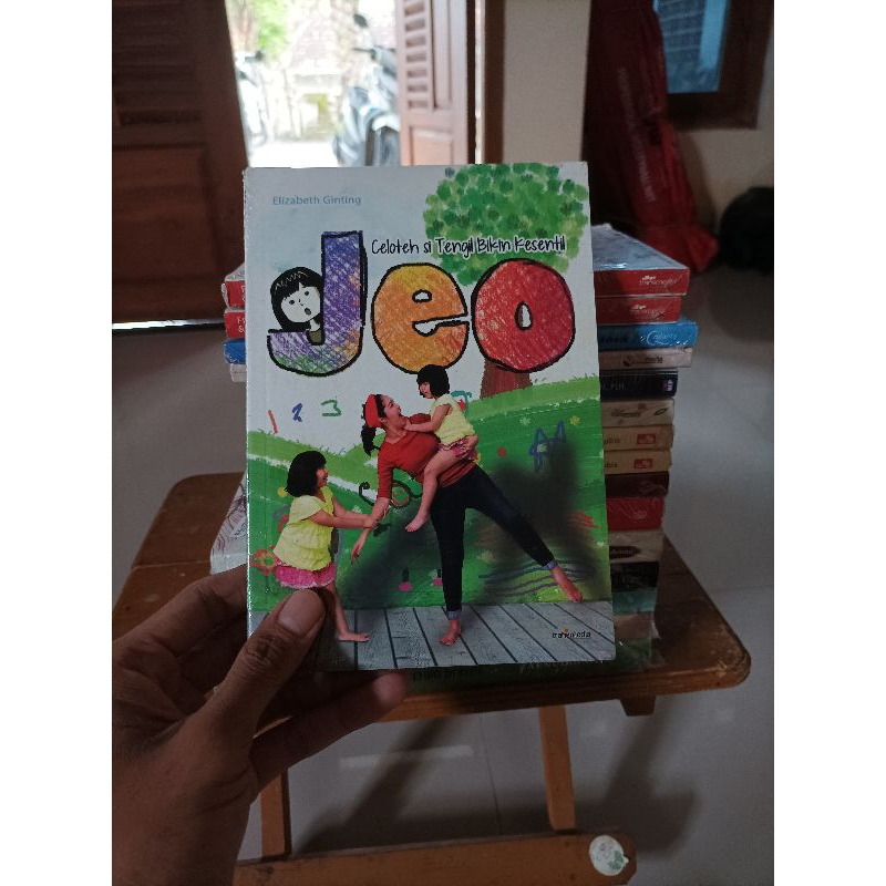 

Buku Cerpen Celoteh Si Tengil Kesentil Jeo