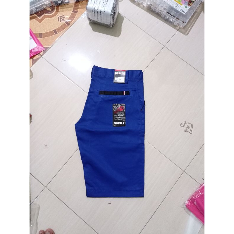 Warna Terbaru Celana Pendek Pria Chinos