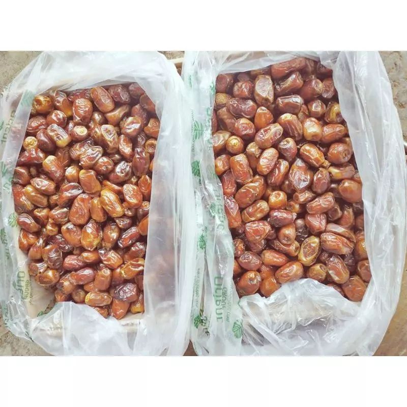 

Kurma Mesir 1kg/Kurma Madu Mesir/Golden valley /Giza dates