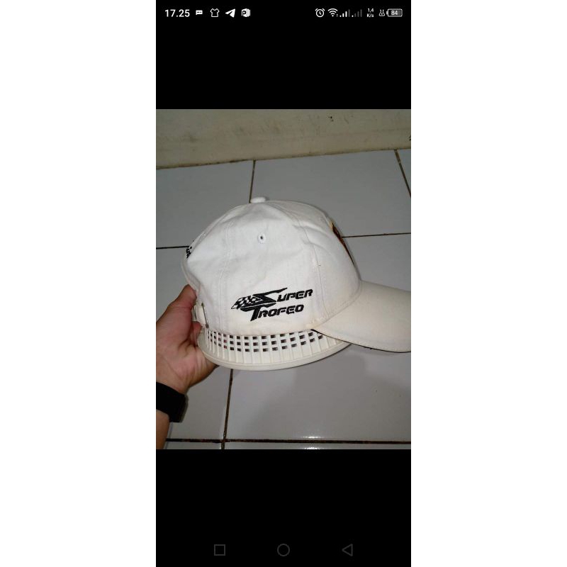 topi Lamborghini putih