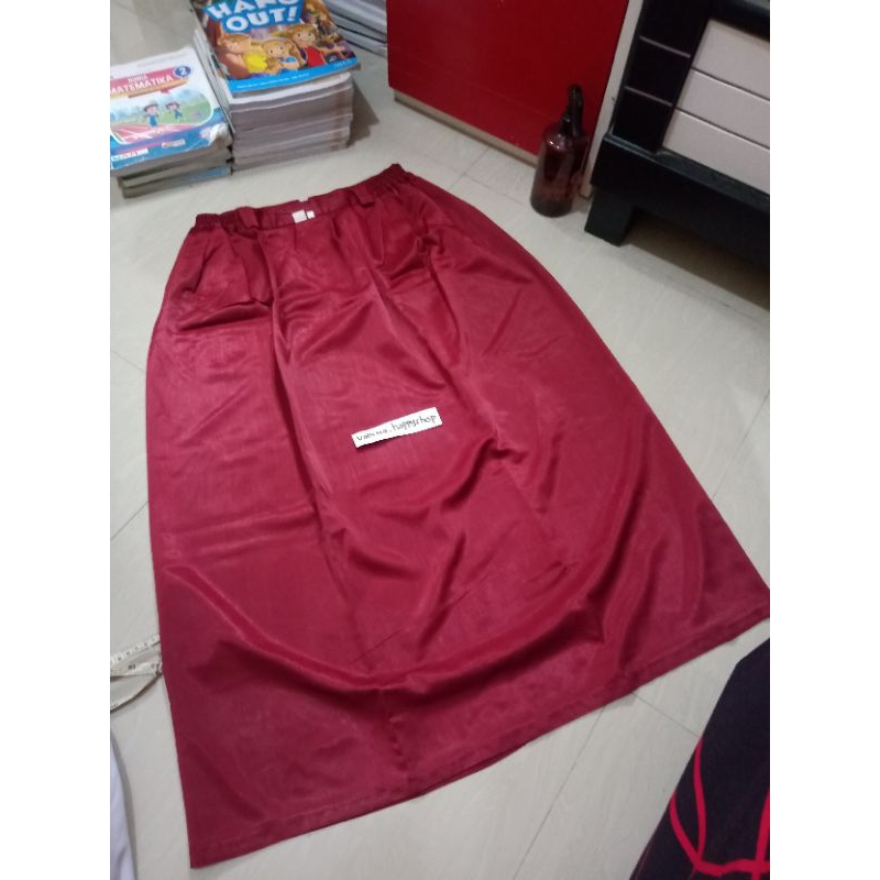 rok merah  seragam SD (bekas)