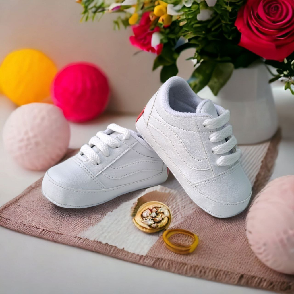 Sepatu Bayi Perempuan Laki-laki Usia 6 12 Bulan Sneakers VAN'S White