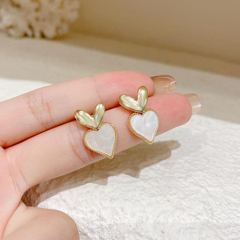 Anting Wanita Love Keramik Korea Elegan Fashion Style Premium