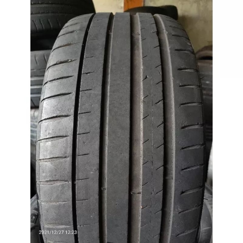 Ban mobil second / bekas copotan ukuran 225/45 ring 17 merek michelin sport 4
