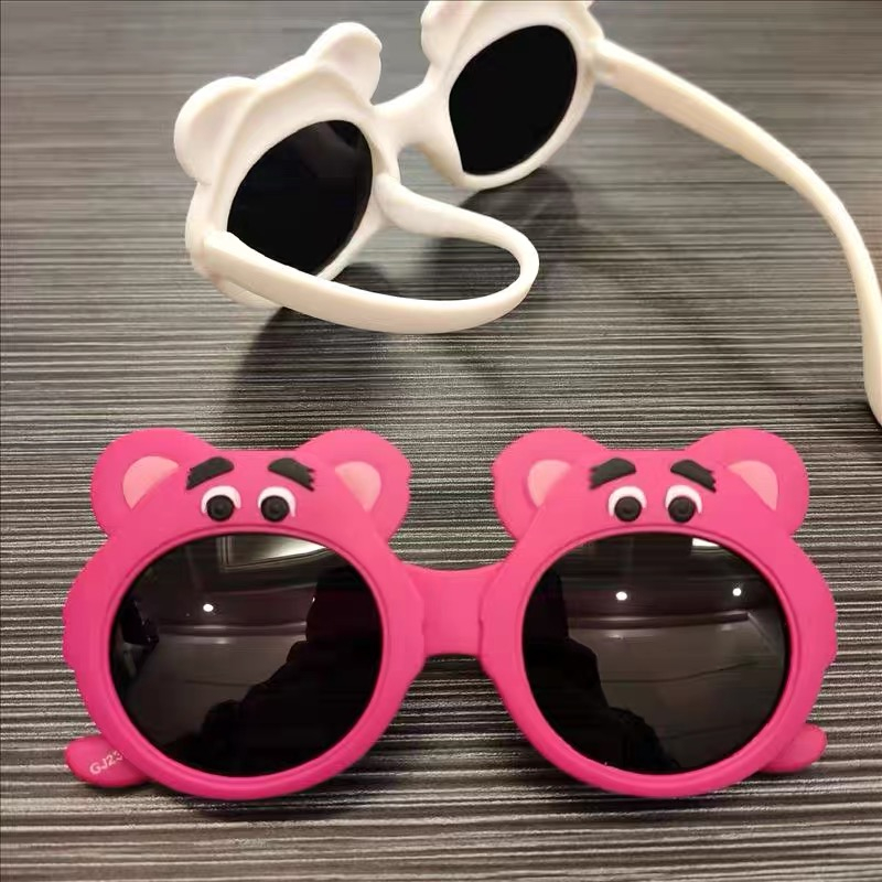 COD❤️Kacamata Hitam Lucu Beruang Anak Perempuan Lotso Polarized Kartun Silikon Terpolarisasi Lembut Tren Naungan Matahari Fashion Nyaman Tanpa Mencubit Wajah