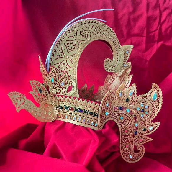 Gelungan Cendrawasih / Mahkota Cendrawasih / Pakaian Tari Cendrawasih