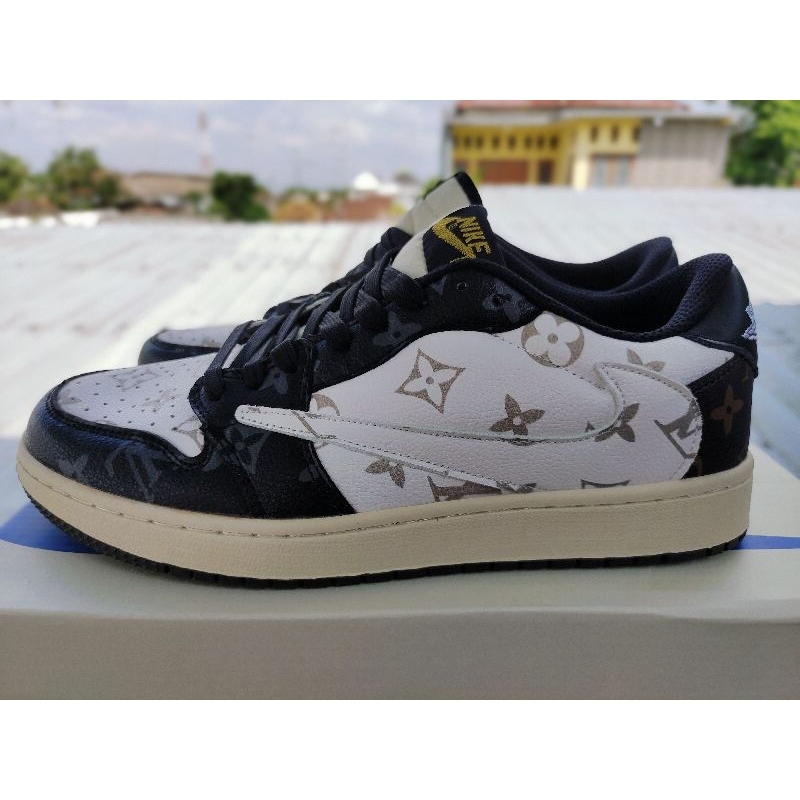 Sepatu Nike Travis X Lv