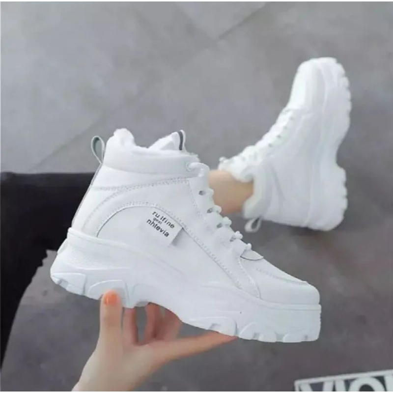 Ds Sepatu Boots Casual Wanita Putih Korean Style High-Top Hangat Berbulu Halus