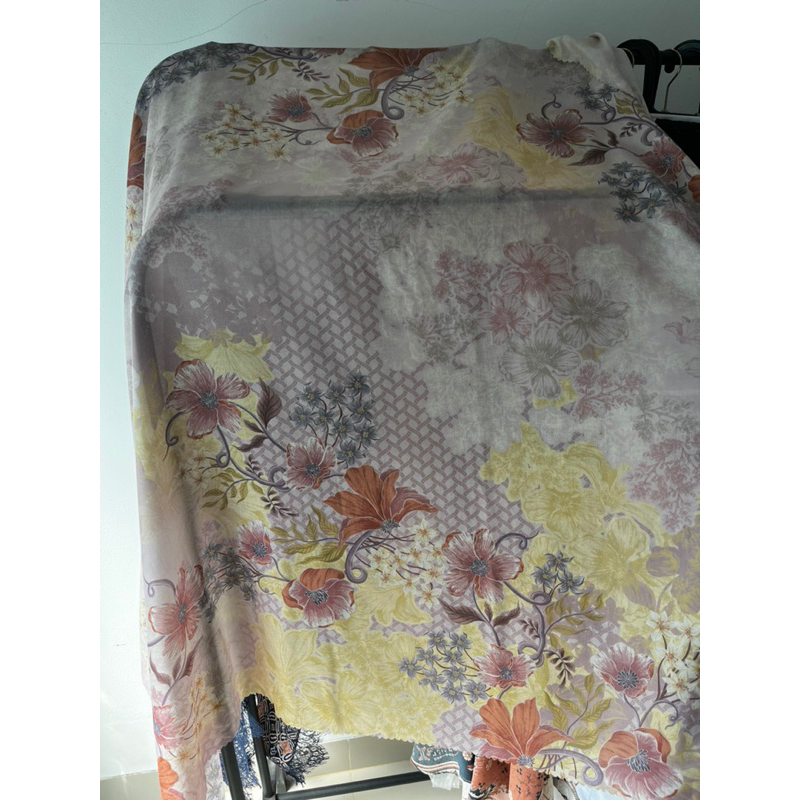 WearingKlamby-CanaryScarf(PL)