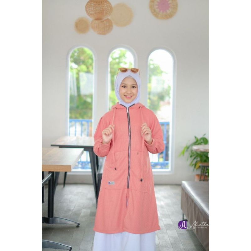 Viral  Fathiyah Outer Anak
