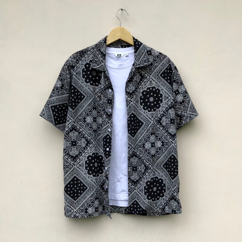 KNITTED PAISLEY BANDANA OPEN COLLAR SHIRT