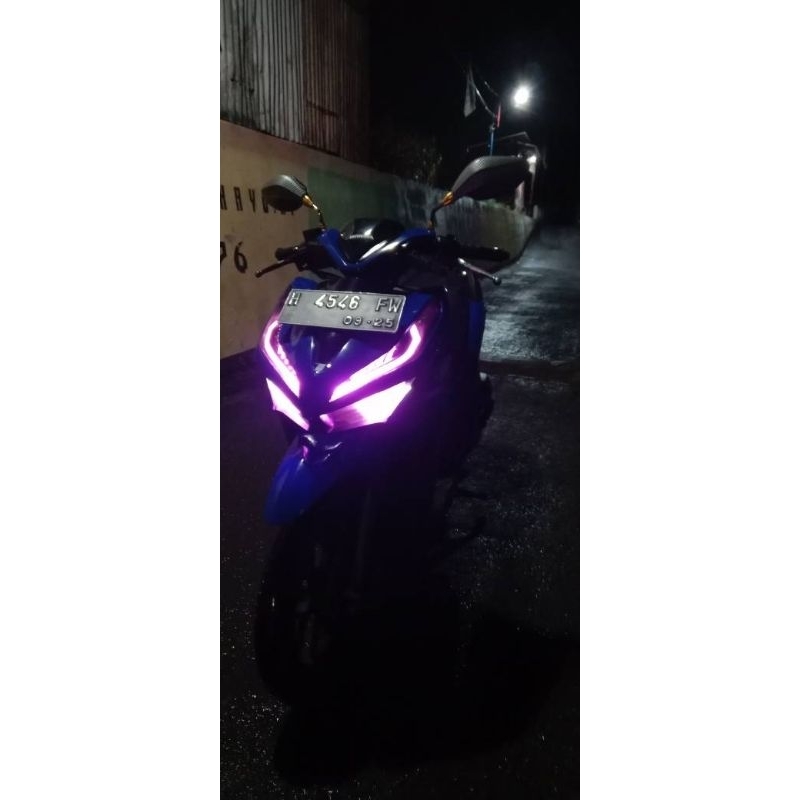 Stiker lampu Alis Vario 125/150 New / variasi lampu motor vario 125, 150 new / aksesoris motor vario