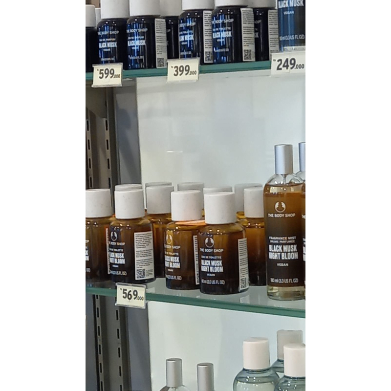 EDT black musk night bloom the body shop