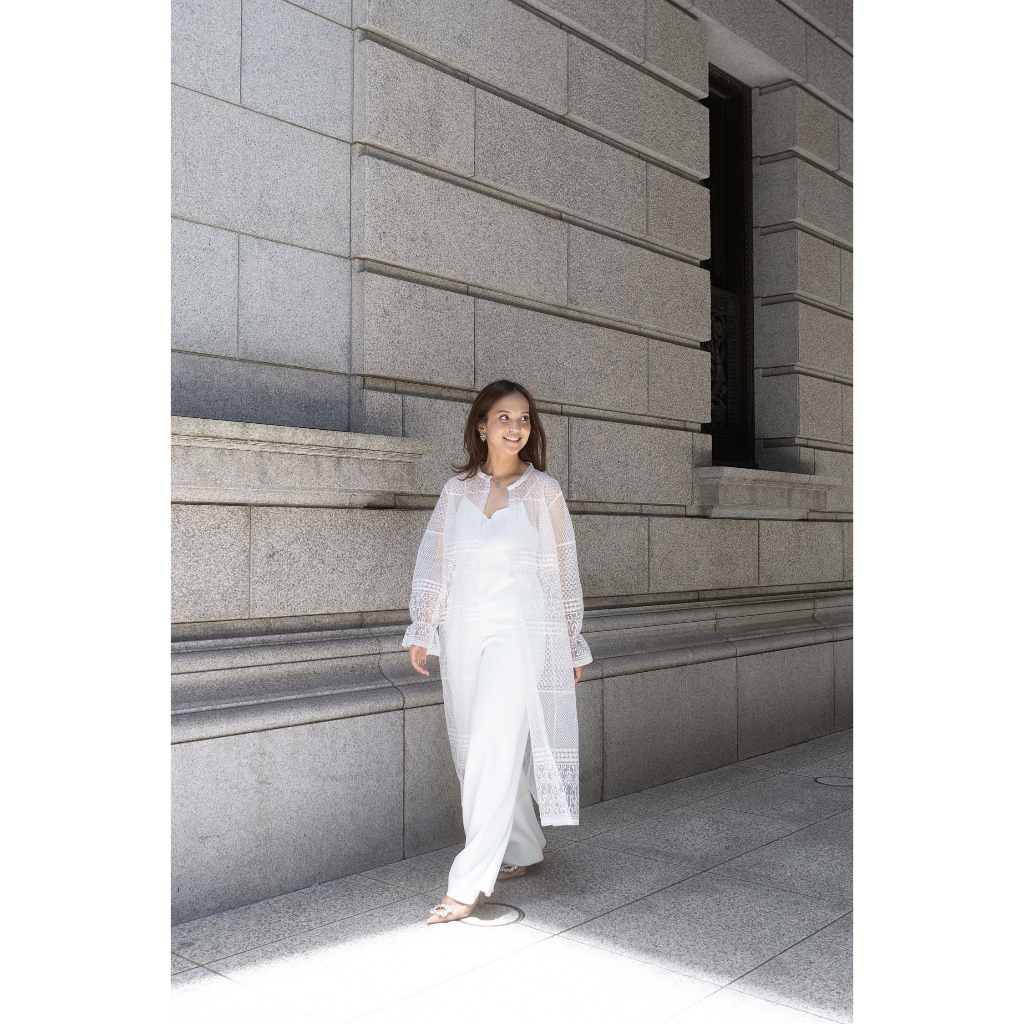 Aura Label - Megumi Outer in White