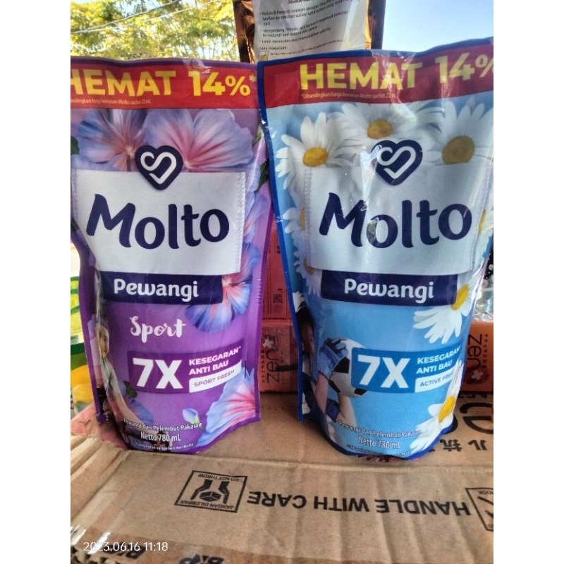 Molto pewangi 780ml