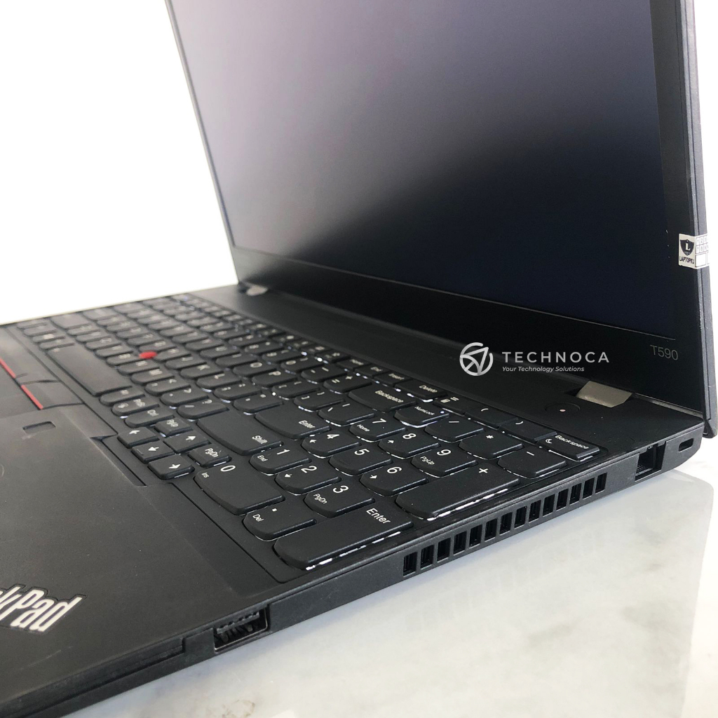 Laptop Gaming Lenovo Core i7 Gen8 Ram 16GB SSD 256GB GARANSI