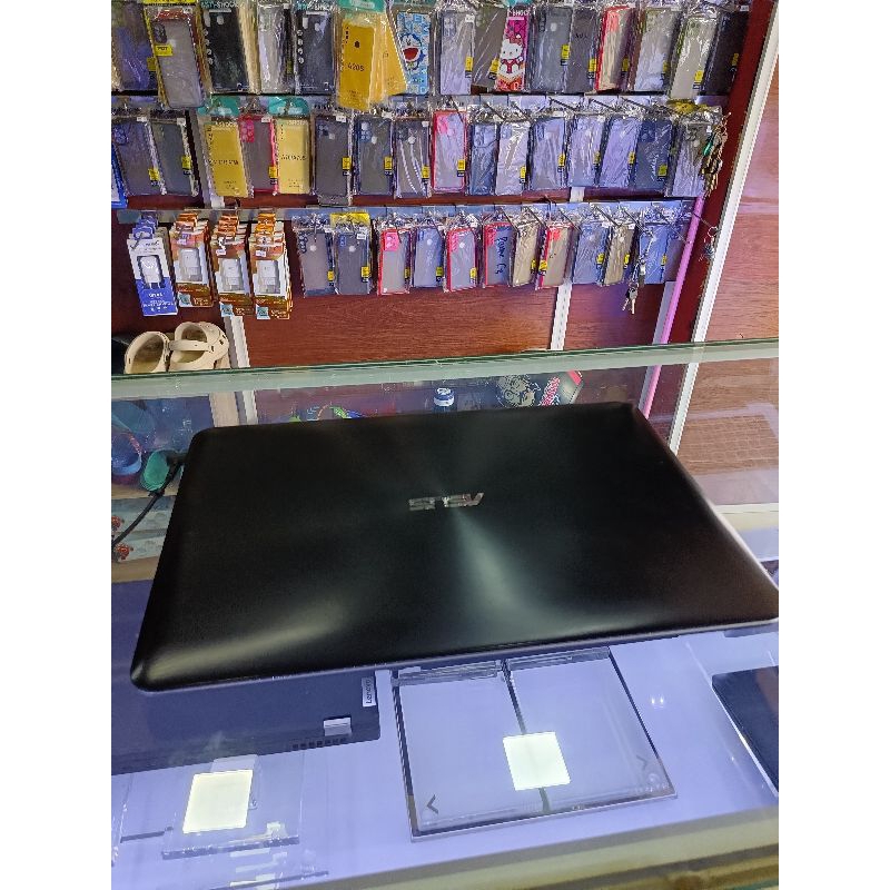 Asus x555b AMD a9 ram 4 GB HDD 500gb minus layar red spot