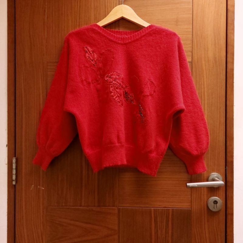 Preloved rajut premium fuzzy mote lengan balon batwing warna merah