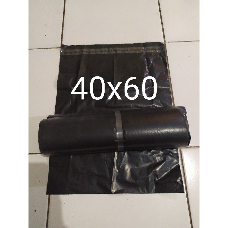 

RN Plastik Polymailer 40x60 Hitam Semi Gloss Isi 100