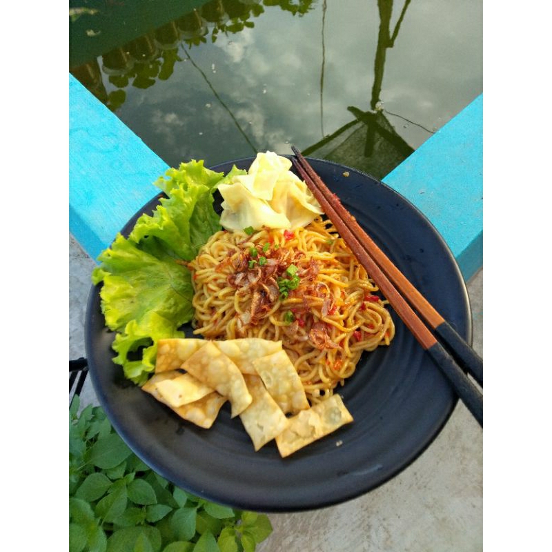 

Mie kobong ala doyanpedess ll mie level instan