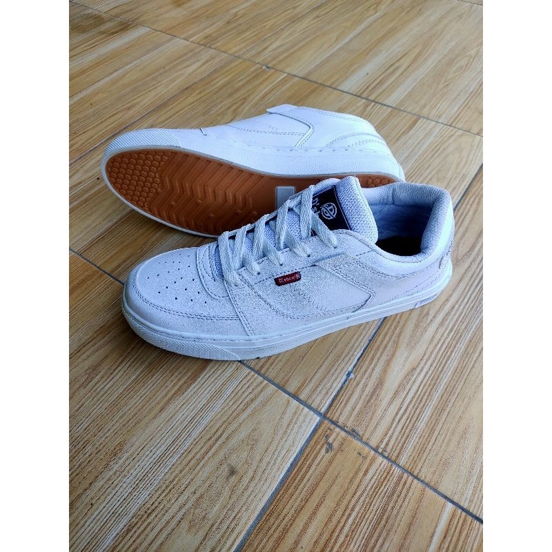 sepatu sneaker casual model terbaru D'sheqil