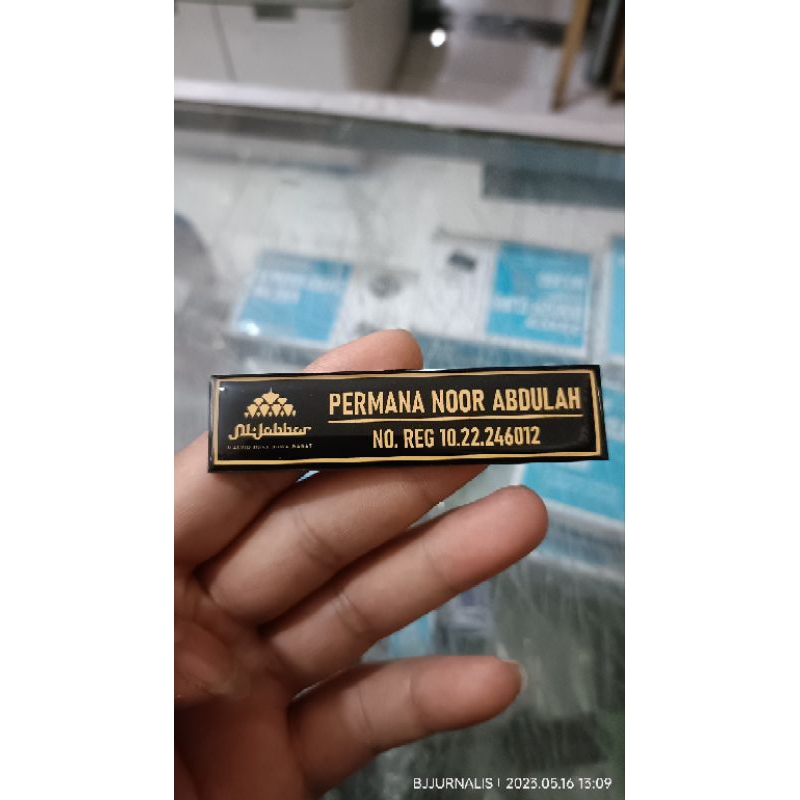 

papan nama resin