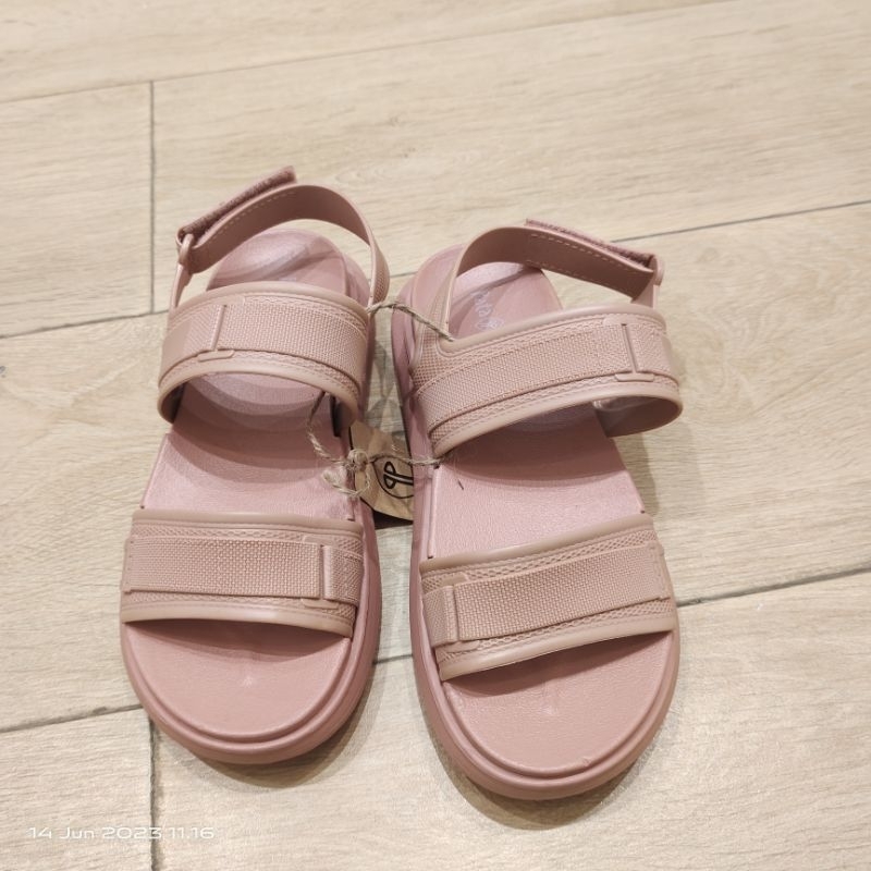 Bata Pata pata sandal karet wanita