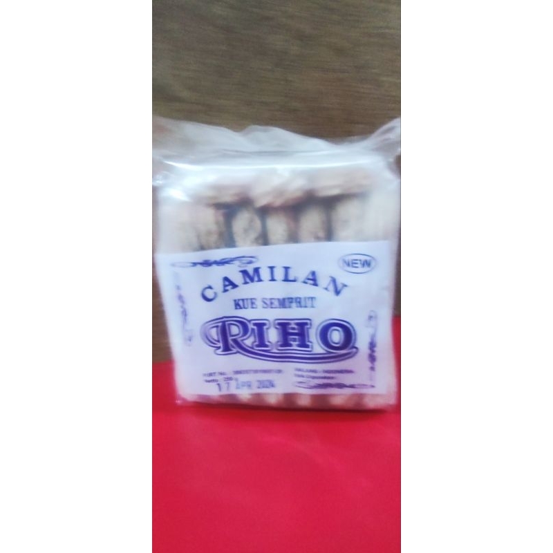

CamilanRIHO(kue semprit)