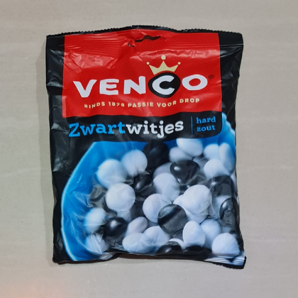 

Permen Venco Zwart Witjes Hard Zout Black and White Licorice 225 Gram