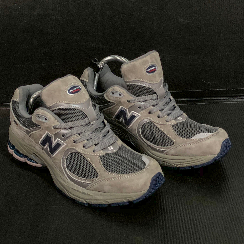 SEPATU NB 2002RA GREY - SNB08