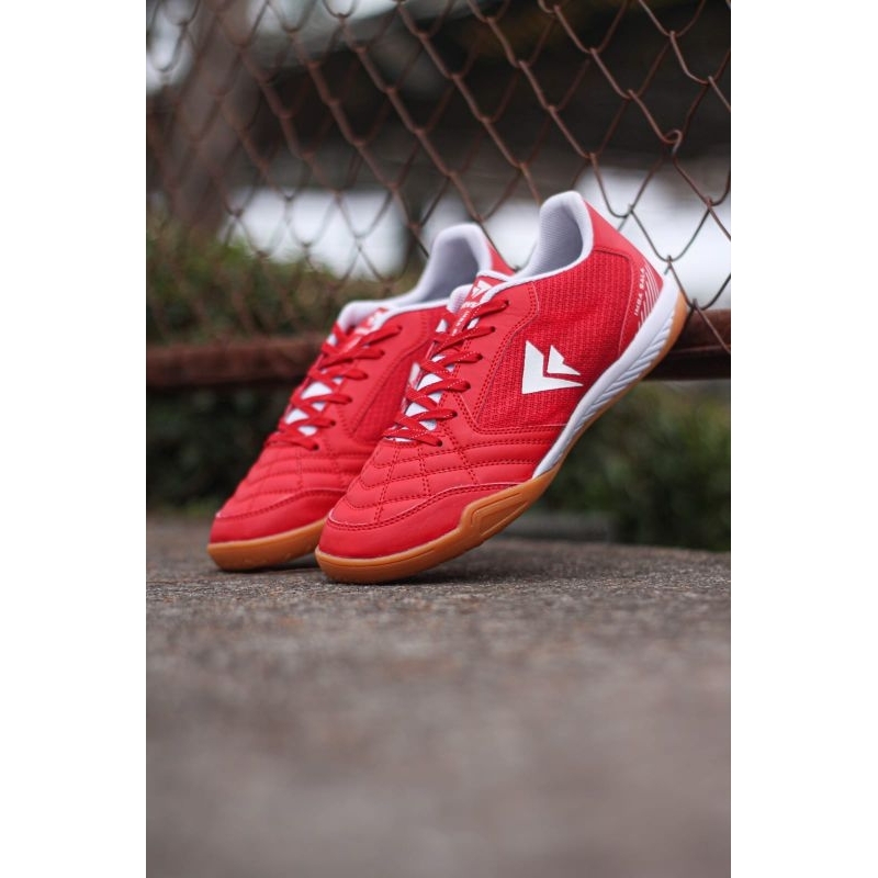 SEPATU FUTSAL SEVSPO TOP IMBASALA CRIMSON FURY MERAH PUTIH