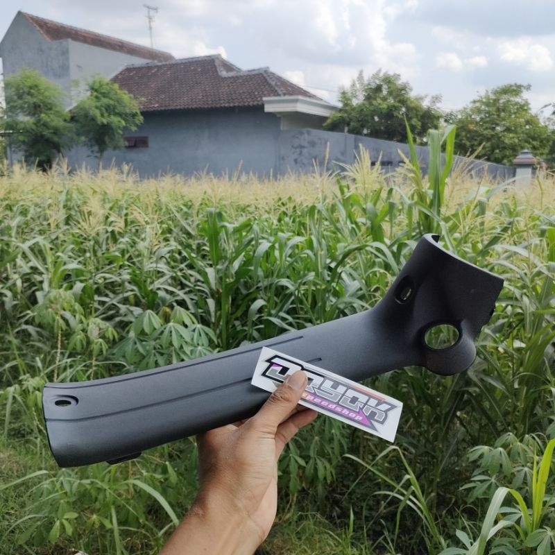 cover / lengsil depan body fizr Vega R NARITA