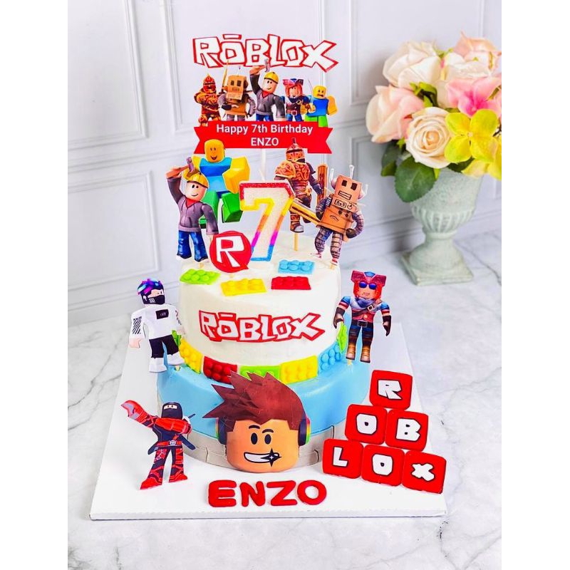 

cake ulang tahun/birthday roblox topper 2 tier