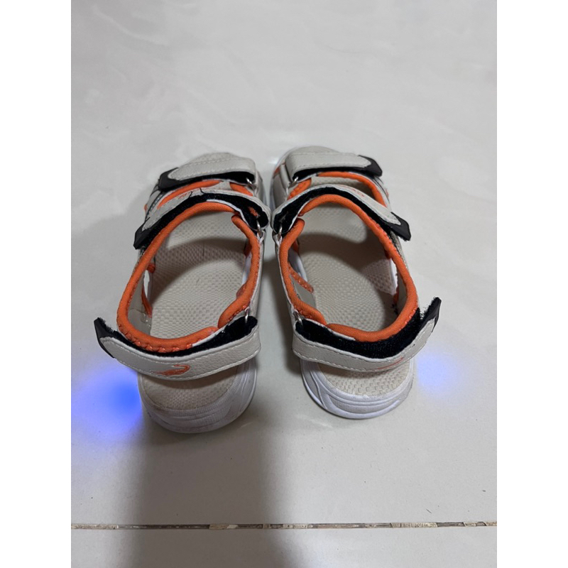 Preloved Sandal Sepatu Anak Crocodile Lampu Size 30