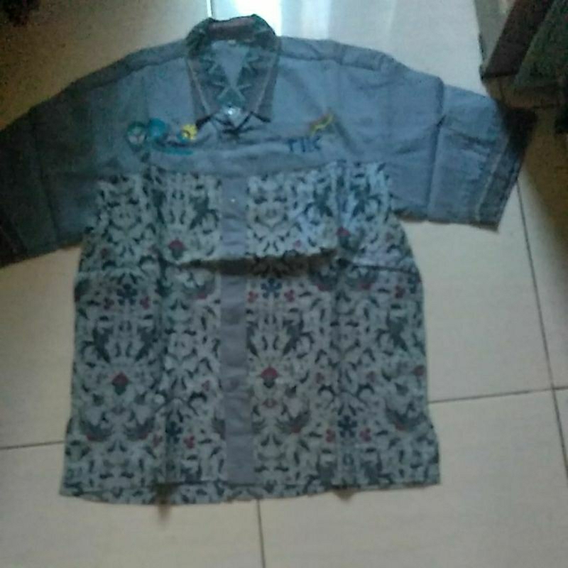 PRELOVED LIKE NEW BAJU KANTOR/GURU