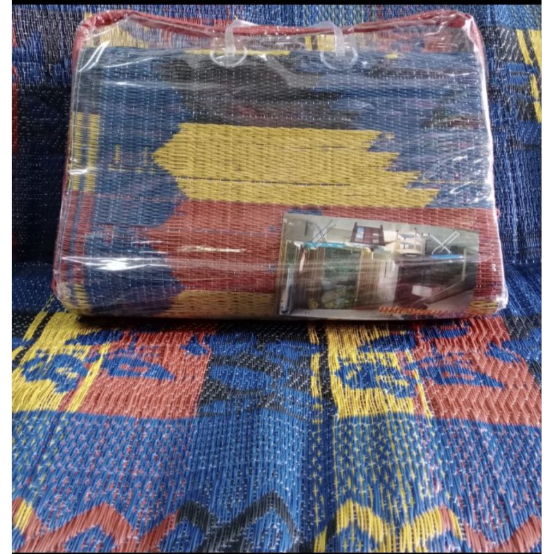 tikar plastik/tikar piknik lipat/tikar lipat 4 ukuran 2x3 meter