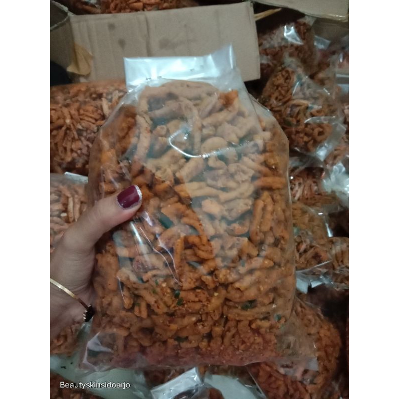 

( 1 kg ) Kripik Usus Crispy Camilan Viral