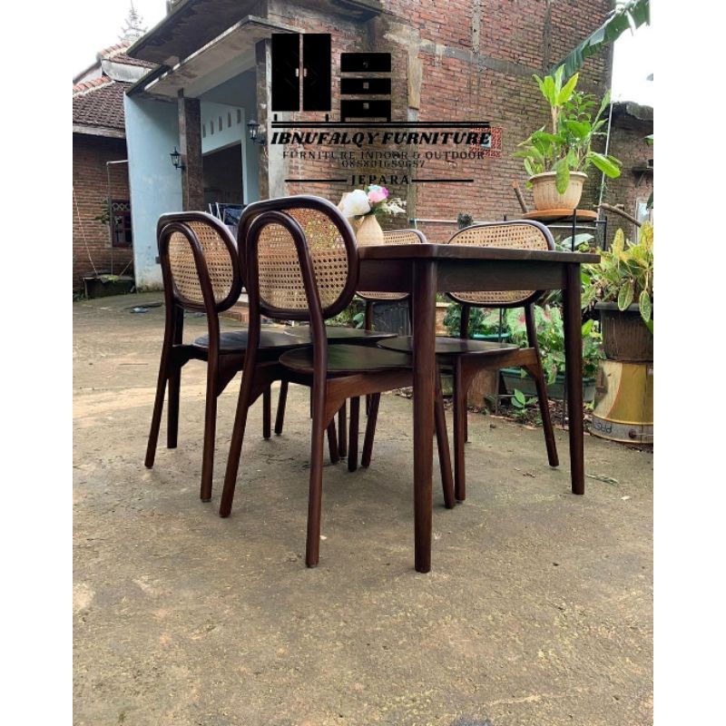 Meja Makan Retro Rotan/Meja Makan Rotan Minimalis