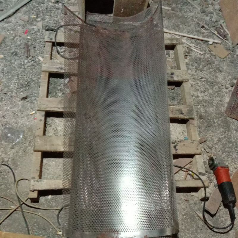 ram gril speaker 80x120 lubang motif segi6