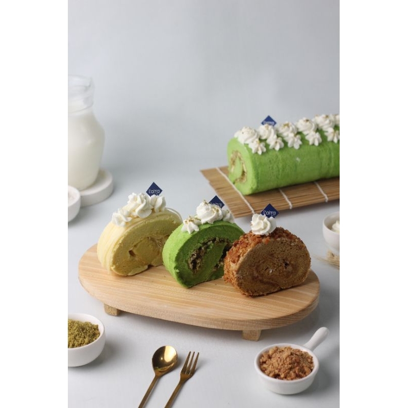 

Crumble Matcha Swissroll Cake