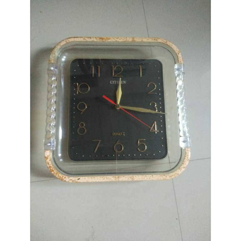 Jam Dinding Quartz CITIZEN